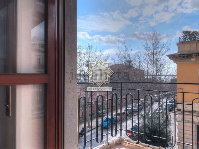Appartamento in vendita di 165 m² in Via Senatore Giuseppe Maielli