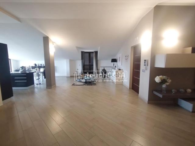 Appartamento in vendita di 165 m² in Via Pietro Nenni