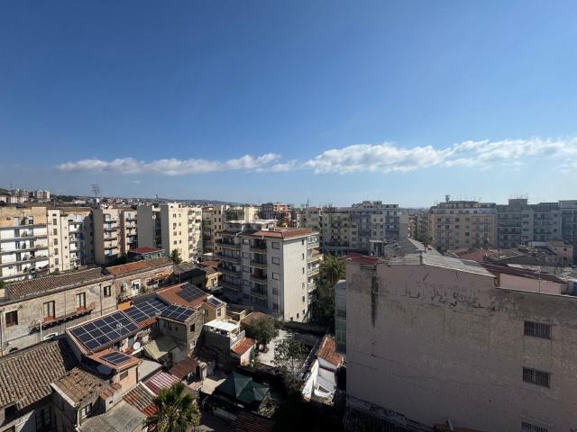 Appartamento in vendita di 165 m² in Via Rasà