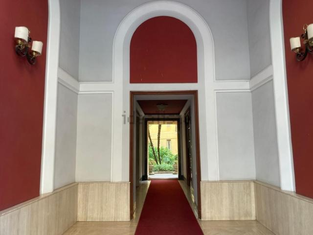 Appartamento in vendita di 165 m² in Via Ufente