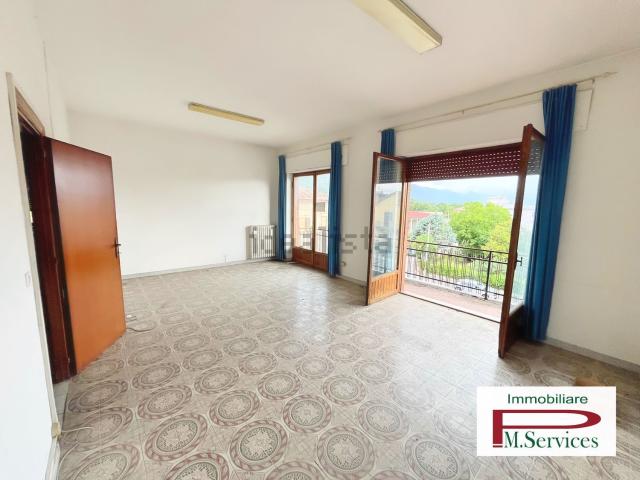 Appartamento in vendita di 165 m² in Largo Carlo Vignoli, 38
