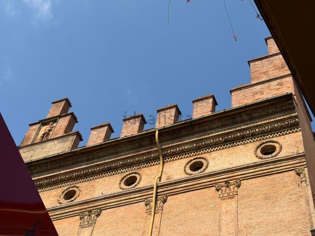 Appartamento in vendita di 165 m² in Piazza di Porta Ravegnana, 1