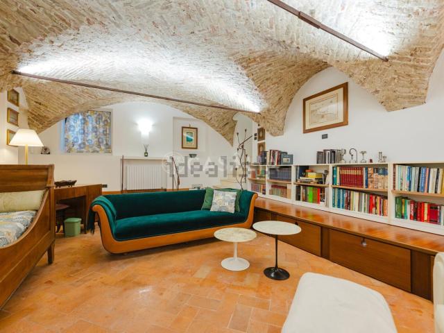 Appartamento in vendita di 165 m² in Piazzetta San Michele, 2