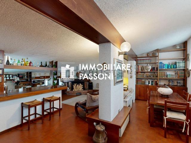 Appartamento in vendita di 166 m² in Via Cadorna