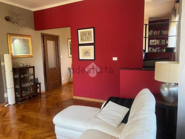 Appartamento in vendita di 166 m² in Via Circonvallazione, 60