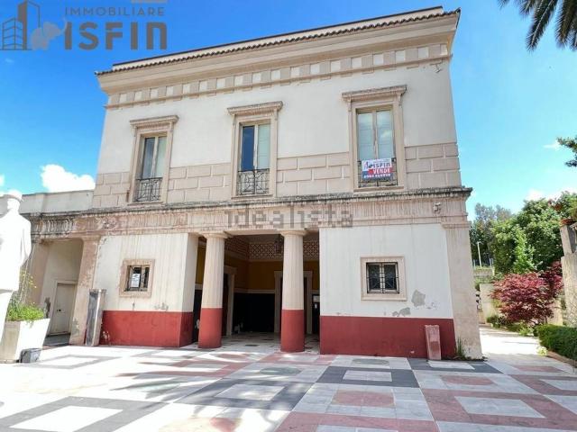 Appartamento in vendita di 166 m² in Via Alfonso Salfi