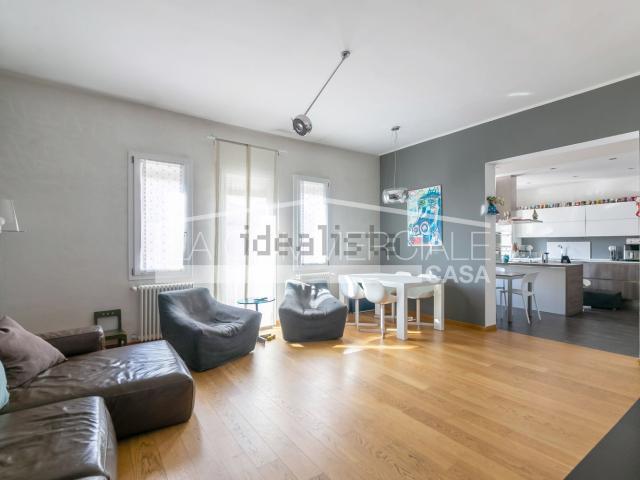 Appartamento in vendita di 166 m² in Via Giovanni Felisati