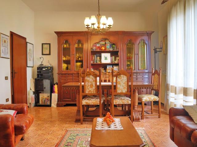 Appartamento in vendita di 166 m² in Via di Cortenuova, 19