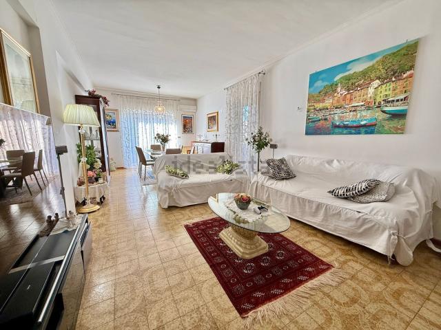 Appartamento in vendita di 166 m² in Via Leucatia, 22