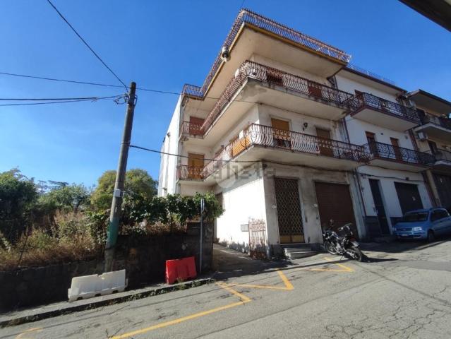 Appartamento in vendita di 166 m² in Via Tenente Scuderi Giuseppe, 17