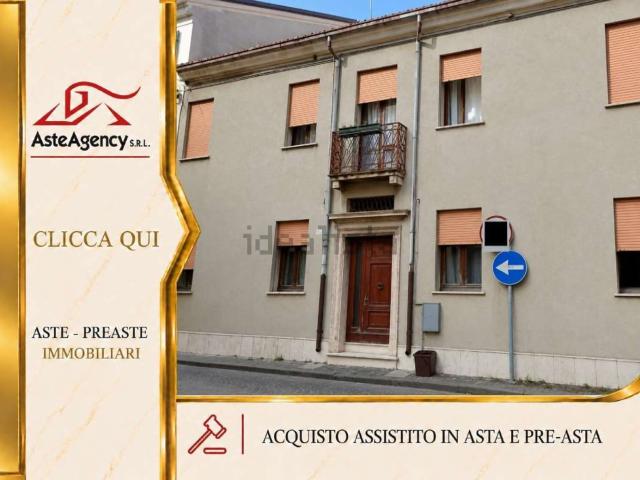 Appartamento in vendita di 166 m² in Via Terranova, 14