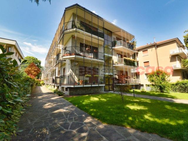 Appartamento in vendita di 166 m² in Viale dei Fiori, 41