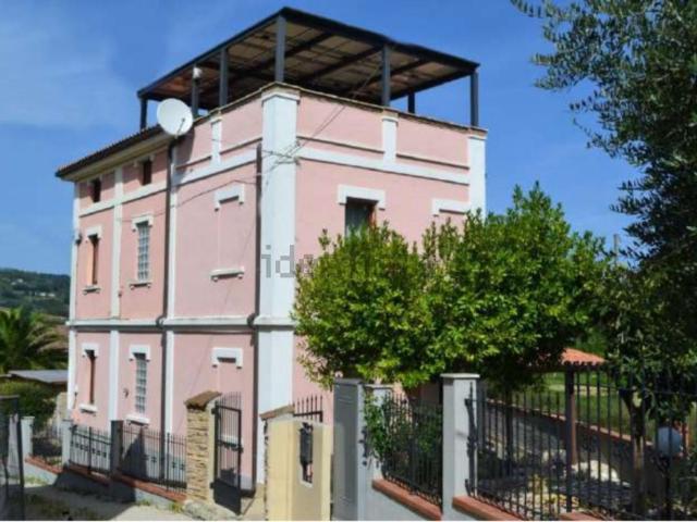 Appartamento in vendita di 166 m² in Contrada Menocchia