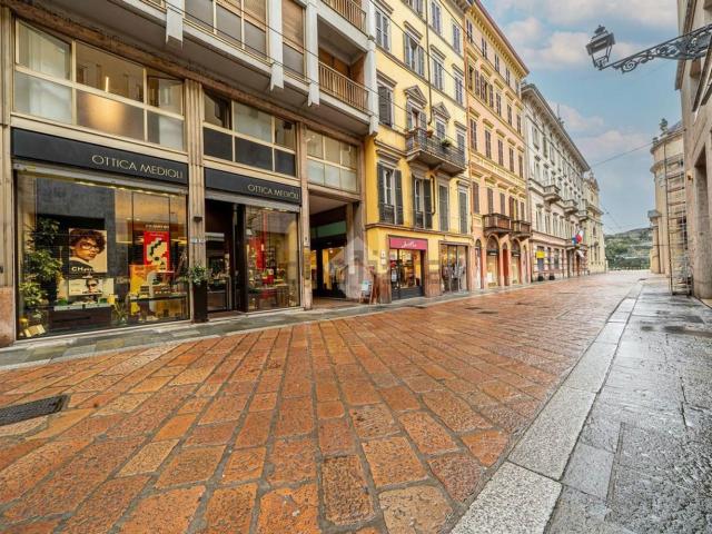 Appartamento in vendita di 166 m² in Strada Giuseppe Garibaldi, 2