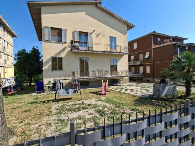 Appartamento in vendita di 166 m² in Strada della Cisa, 61