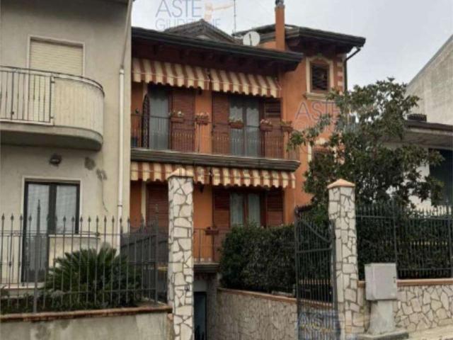 Appartamento in vendita di 167 m² in Via Basilicata, 22