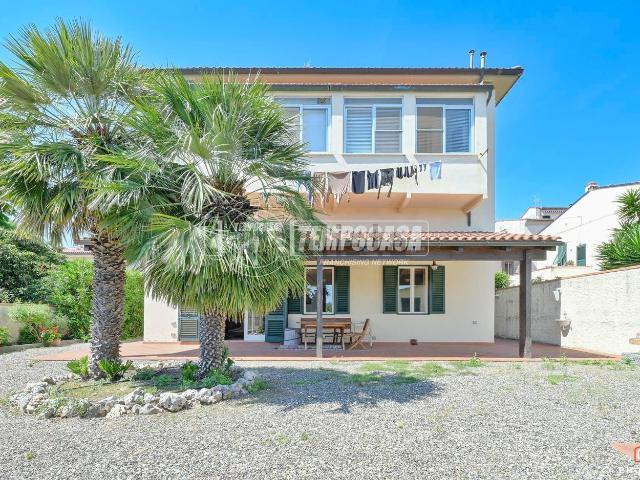 Appartamento in vendita di 167 m² in Via del Pastore