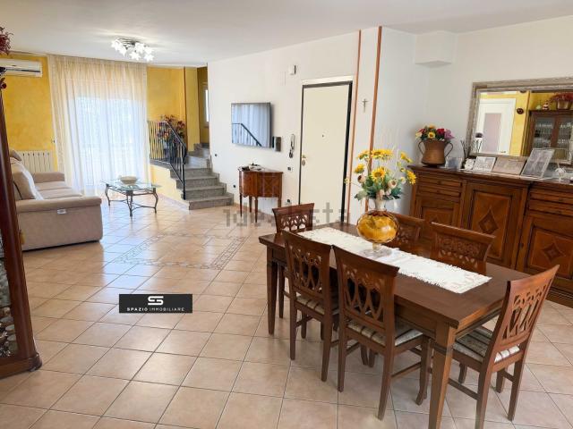Appartamento in vendita di 167 m² in Via Fedele Romani, 21