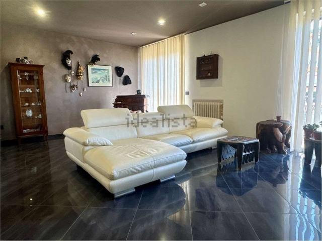 Appartamento in vendita di 167 m² in Via Fernando Francesco d&apos Avalos, 125