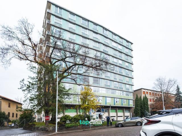 Appartamento in vendita di 167 m² in Via Fratelli D&apos Italia, 7