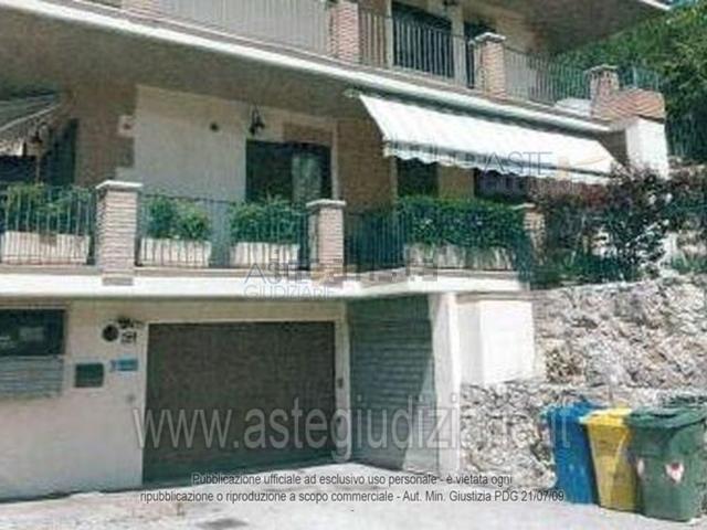 Appartamento in vendita di 167 m² in Via Lazio, 15