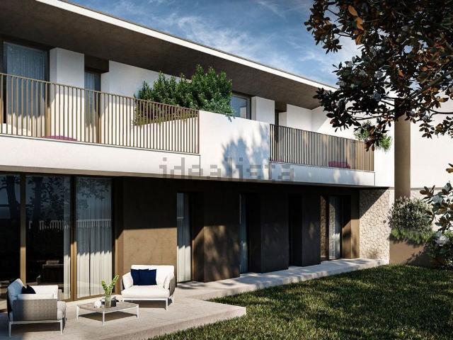 Appartamento in vendita di 167 m² in Via Lago di Como