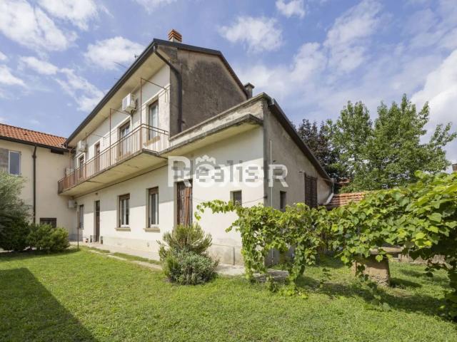 Appartamento in vendita di 167 m² in Via Monte Grappa, 21