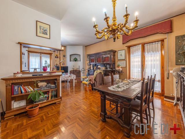 Appartamento in vendita di 167 m² in Via Silverio Picerli