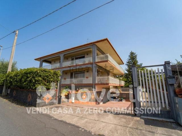 Appartamento in vendita di 167 m² in Via Pompeo Vecchio, 36