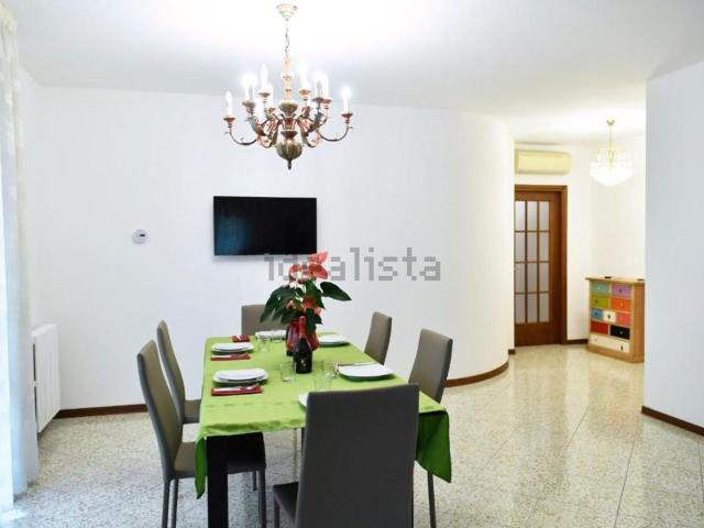 Appartamento in vendita di 167 m² in Via Rosmini