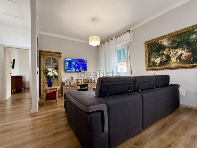 Appartamento in vendita di 167 m² in Via Vittorio Veneto, 35