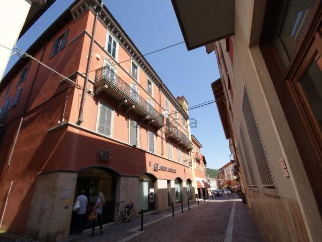 Appartamento in vendita di 167 m² in Via VITTORIO VENETO, 91