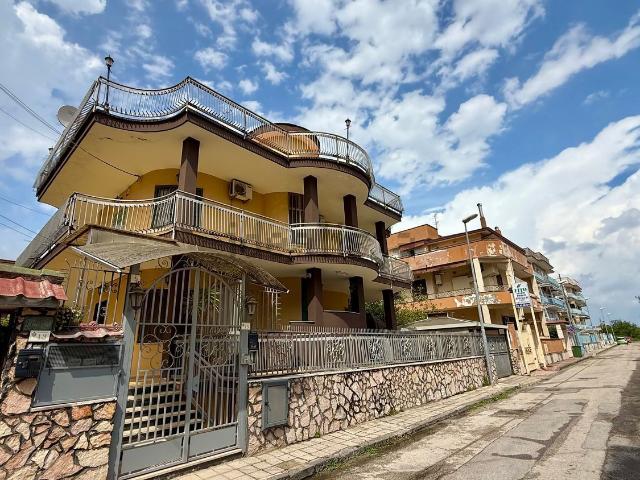 Appartamento in vendita di 167 m² in Viale Luigi Einaudi