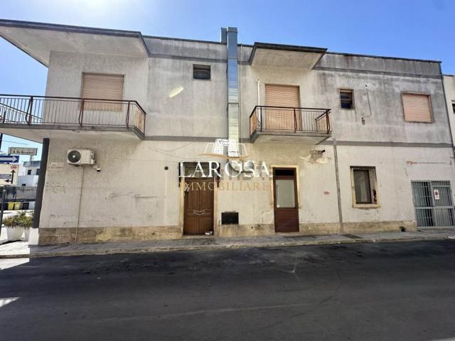Appartamento in vendita di 168 m² in Via Alcide De Gasperi