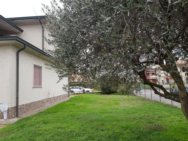 Appartamento in vendita di 168 m² in Via Alcide De Gasperi