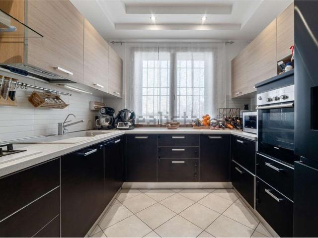 Appartamento in vendita di 168 m² in Via Giuliano Cassiani