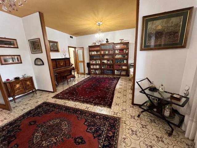 Appartamento in vendita di 168 m² in Via Giuseppe Orsi