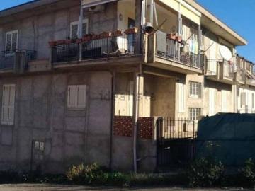Pietraperzia, Enna Sicilia, Sicilia - Parcheggio auto