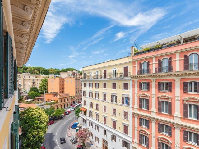 Appartamento in vendita di 168 m² in Via Emilio Morosini