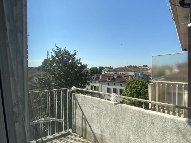 Appartamento in vendita di 168 m² in Via Edmondo de Amicis