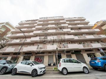 Appartamento in vendita di 168 m² in Via Italica