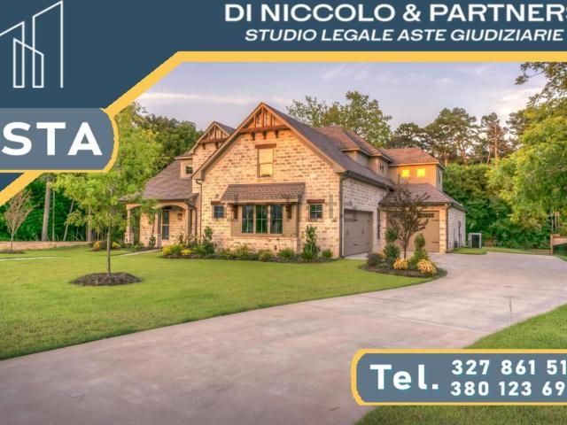 Appartamento in vendita di 168 m² in Via IV Novembre, 80