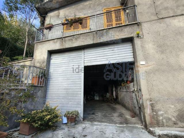 Appartamento in vendita di 168 m² in Via IV Novembre, 80