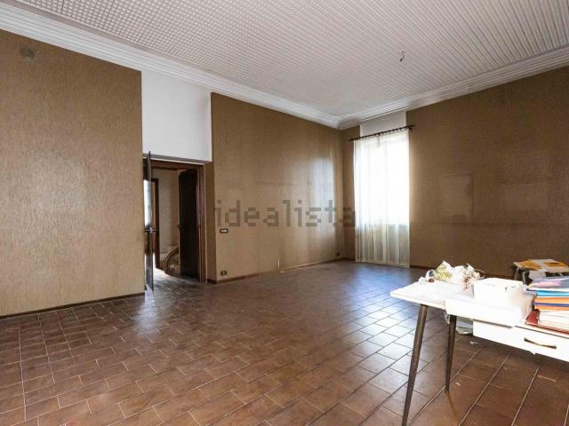 Appartamento in vendita di 168 m² in Via Monsignor Paolo Borroni