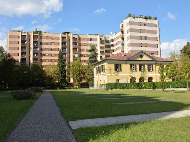 Appartamento in vendita di 168 m² in Via Martiri Cefalonia, 39