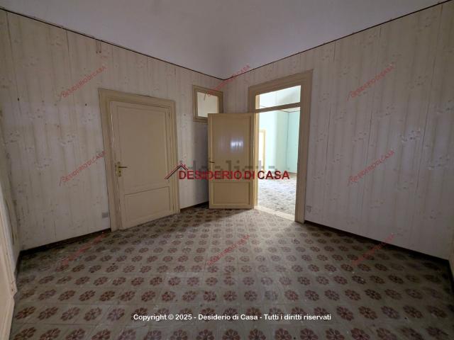 Appartamento in vendita di 168 m² in Via Santissimo Salvatore, 9