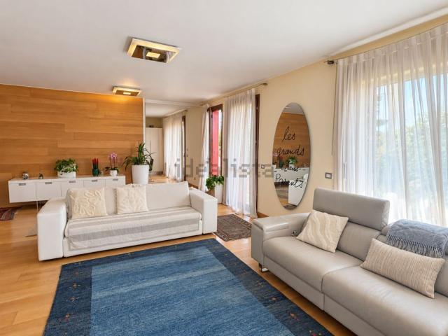 Appartamento in vendita di 168 m² in Via Pastore