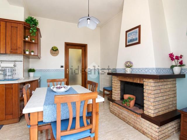 Appartamento in vendita di 168 m² in Via Romagna, 11