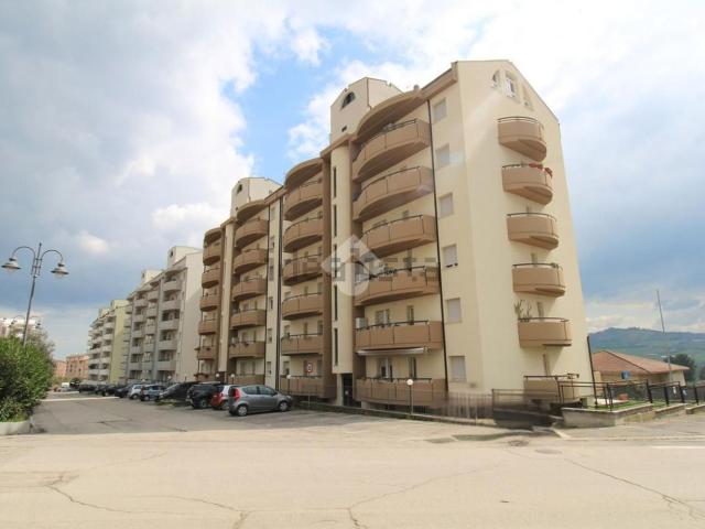 Appartamento in vendita di 168 m² in Via Vincenzo Pilotti, 4