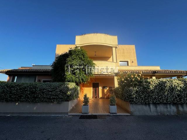 Appartamento in vendita di 168 m² in Contrada Cerreto, 498